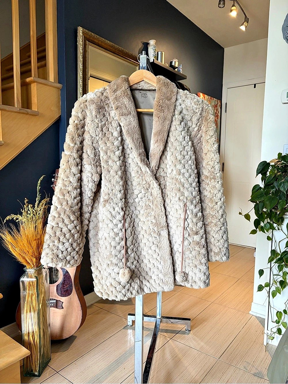 Vintage Textured fur coat in Beige